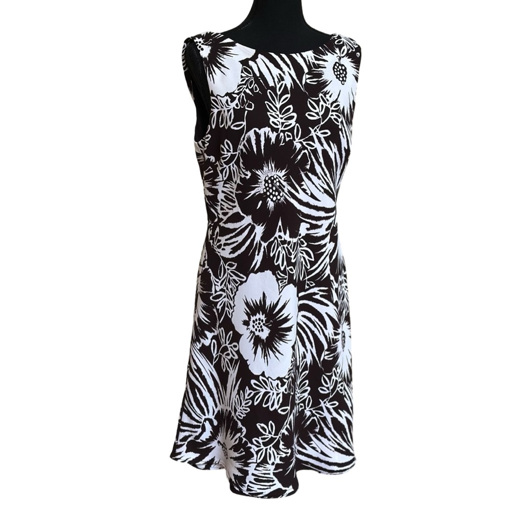 SL Fashions Brown and White Sleeveless Dress